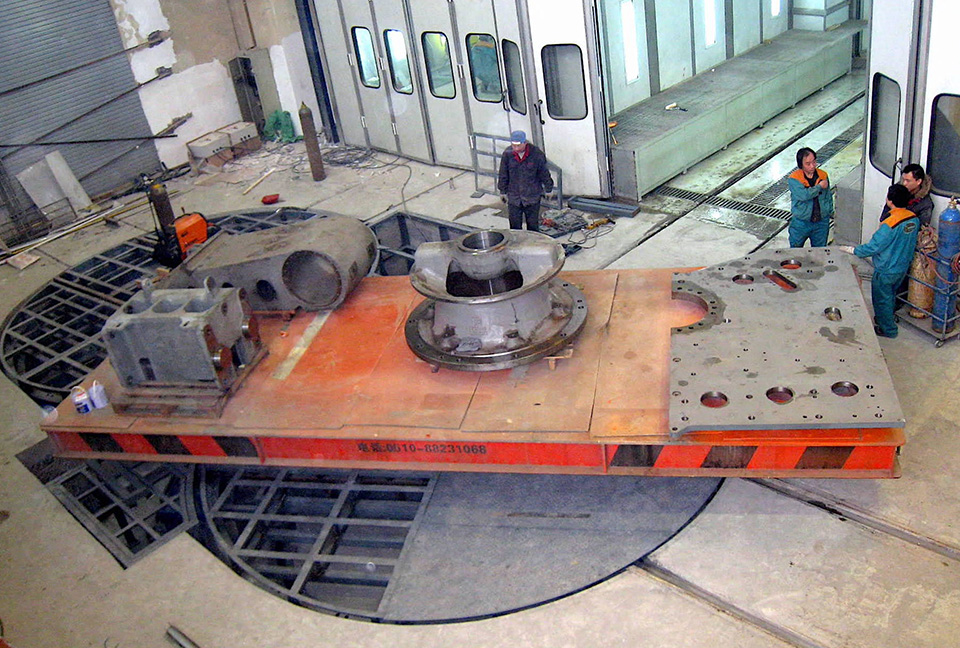Heavy motorized railway track wagon turntable engineered for Tianjin Metso logistics line